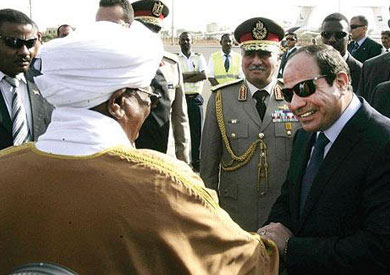 «السيسي» يعلن رفع مستوى التعاون مع السودان - أرشيفية
