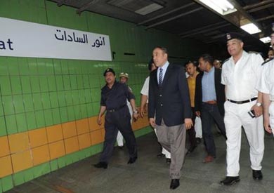 مساعد وزير الداخلية يتفقد محطة مترو السادات «انتظارا لافتتاحها»