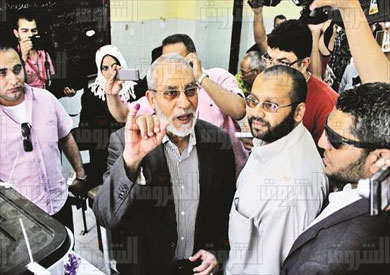 من يحسم المعركة في دائرة مرشد الإخوان المحبوس- تصوير روجيه أنيس