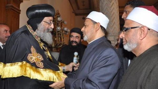 «الطيب» يزور الكاتدرائية المرقسية لتهنئة البابا تواضروس بعيد الميلاد