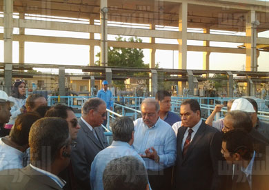 وزير البترول في زيارة لمحافظة أسيوط - تصوير: يونس درويش