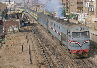 الانفجار أسفر عن حدوث قطع في قضبان السكة الحديد وتوقف حركة القطارات - أرشيفية
