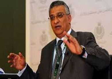 الدكتور أحمد زكي بدر، وزير التنمية المحلية