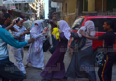 اهالى يعترضون مسيرة  فتيات حركة «سبعة الصبح» بأسكندرية - تصوير : أميرة مرتضى
