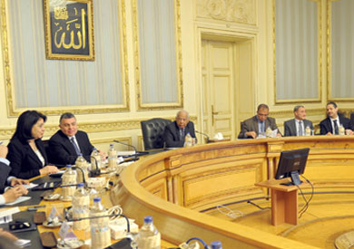 الببلاوي خلال اجتماعه برؤساء تحرير الصحف المصرية