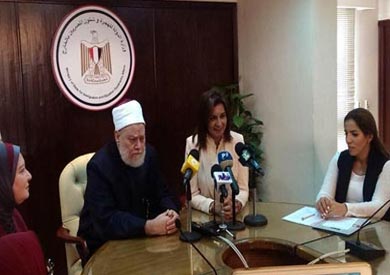 جانب من توقيع البروتوكول