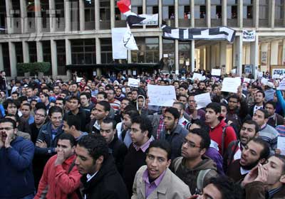 الطلاب يواصلون الاعتصام    تصوير: روجيه أنيس
