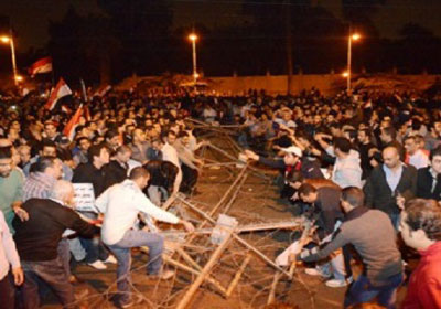 لاشتباكات المتظاهرين بمحيط قصر الاتحادية ارشيفية