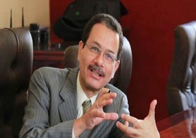 الدكتور أحمد درويش