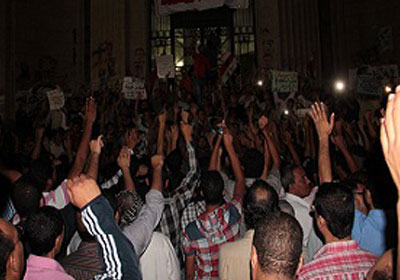 من أمام دار القضاء العالى