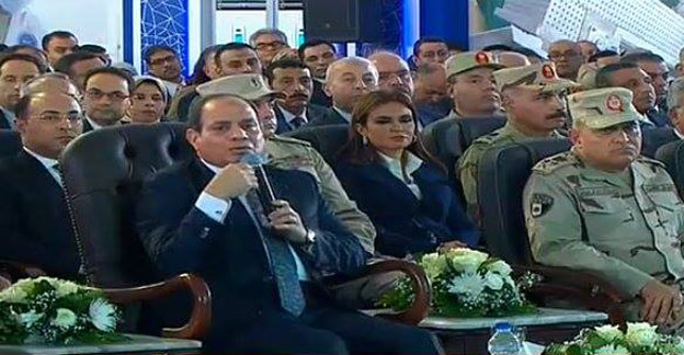 «السيسي» يشهد فيلما تسجيليا عن مشروع المائة ألف فدان