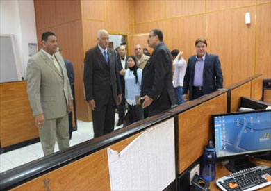 محافظ السويس يتفقد المنطقة الحرة بالادبية
