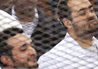 محمد عادل وأحمد دومة أثناء المحاكمة - أرشيفية