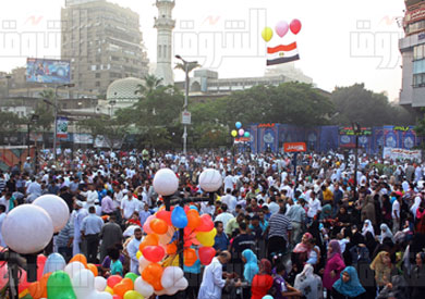 المصريون يؤدون صلاة عيد الفطر بالساحات - تصوير: لبنى طارق