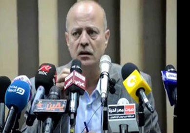 إيهاب الطاهر الأمين العام لنقابة الأطباء