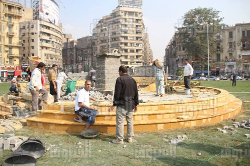 بدء إنشاء نصب تذكاري لشهداء 25 يناير و30 يونيو في التحرير - تصوير: محمود العراقي