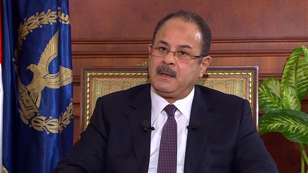 إبعاد 5 أجانب خارج البلاد لأسباب تتعلق بالصالح العام