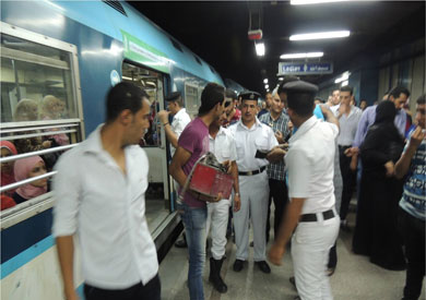 عناصر الداخلية فى محطات مترو الأنفاق