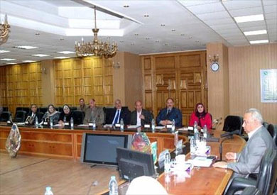 محافظ الشرقية مع مديري التربية والتعليم