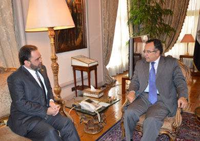 وزير الخارجية المصري يستقبل سفير فنزويلا عقب عودته إلى القاهرة