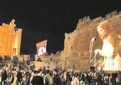لبنان تحتفل بجارة القمر