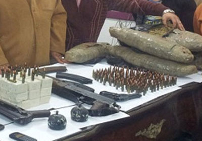 القبض على 3 عاطلين بحوزتهم مخدرات وأسلحة نارية في دمياط