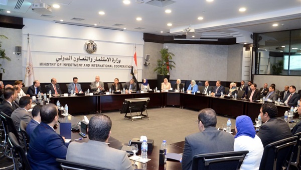 وزيرة الاستثمار ونقيب المحامين يطلقان برنامج إعداد محامي الهيئة العامة للاستثمار