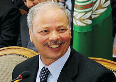 السفير أحمد بن حلي نائب الأمين العا­م لجامعة الدول العربية