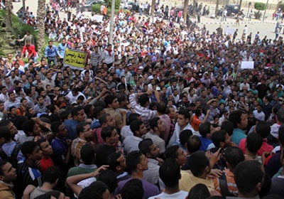 هتاف الطلاب تسقط كل ادارة الجامعة امام مقر ادارة جامعة الازهر