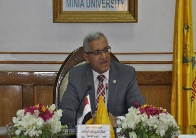 الدكتور جمال الدين علي أبو المجد رئيس الجامعة