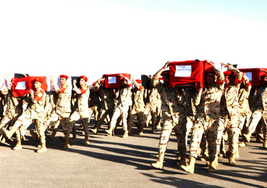 جنازة عسكرية بمطار ألماظة لشهداء حادث شمال سيناء