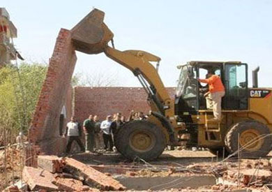 عملية إزالة للتعدي على الأراضي الزراعية – أرشيفية