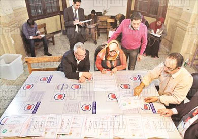 فرز اصوات المرحلة الثانية للانتخابات البرلمانية 2015 تصوير احمد عبد اللطيف