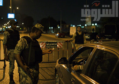 كمائن الجيش لفرض حظر التجوال - تصوير: روجيه أنيس
