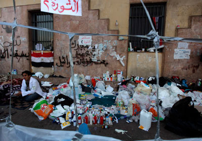 المستشفيات الميدانية الضيف الدائم على كل مواجهة