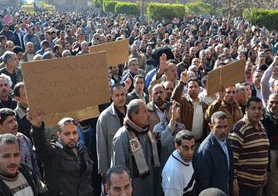 إضراب لعمال غزل المحلة والدلتا وزفتى