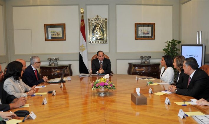 السيسي خلال اجتماعه بأعضاء المجلس التخصصي للتعليم والبحقث العلمي - أرشيفية
