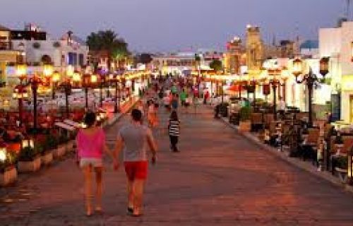 منفذ طابا البري يشهد اليوم وصول 699 سائحا لزيارة منتجعات جنوب سيناء