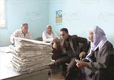 موظفون - تصوير مجدى ابراهيم