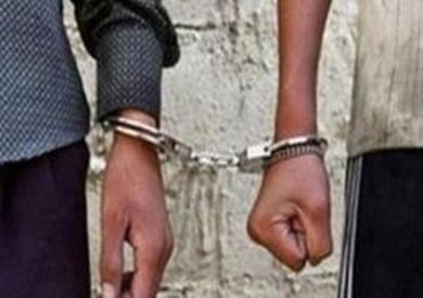 ضبط عاطلين اثنين بتهمة سرقة 50 ألف من ضابط جيش في طوخ