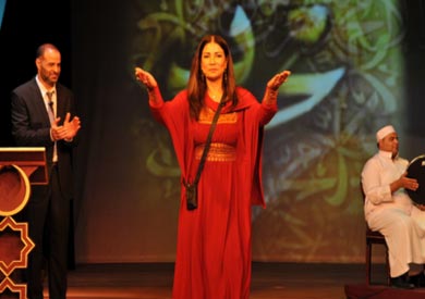 عرض فى مديح المحبة