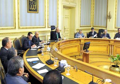 لقاء شريف اسماعيل بنواب اسيوط