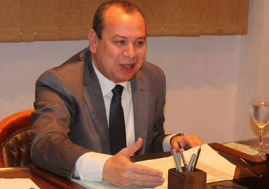 الدكتور إسماعيل عبد الحميد طه محافظ دمياط