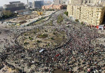 عشرات المتظاهرين يتوافدون على ميدان التحرير