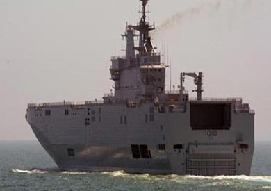 القوات البحرية تحتفل بوصول حاملة الطائرات «ميسترال» إلى ميناء الإسكندرية