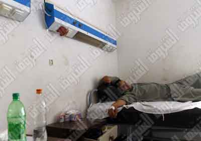 أحد ضحايا التسمم يرقد فى مستشفى الحميات تصوير - هبة الخولى