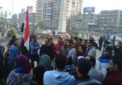 أرشيفية- متظاهرين بالمنوفية يغلقون مقار الوحدات المحلية