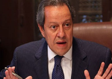 منير فخري عبد النور وزير التجارة والصناعة