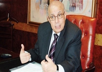 عبدالرؤوف قطب رئيس الاتحاد المصرى لشركات لتأمين لـ«مال واعمال»