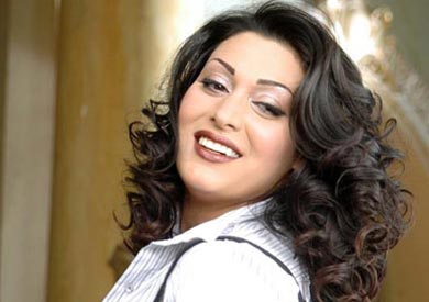 الفنانة اللبنانية مايا نصري